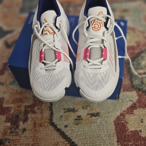 New Nike Giannis Immortality 2 Kids Basketball Size 6.5 C7 - Picture 3 of 6